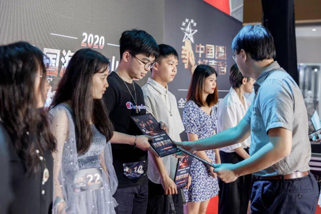 Ning重返赛场，重要助攻首场状态出色，中国队观众沸腾！的简单介绍